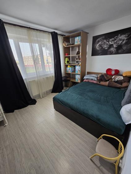 Apartament cu 3 camere decomandat în Electroprecizia