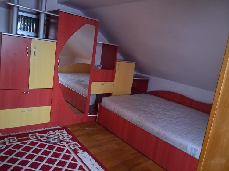 Casă cu 3 camere în Exterior Vest