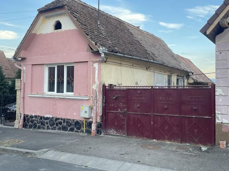 Casă cu 4 camere în Turnișor