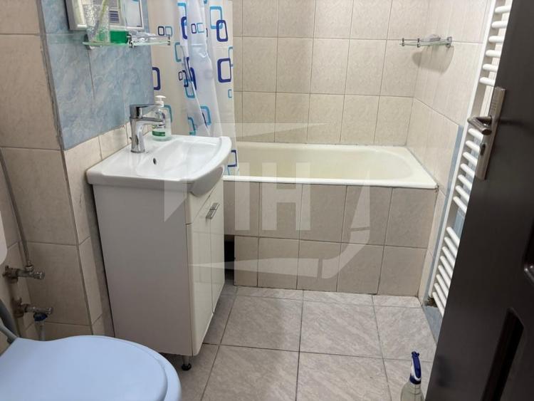 Apartament cu 3 camere semidecomandat, mobilat în Gheorgheni