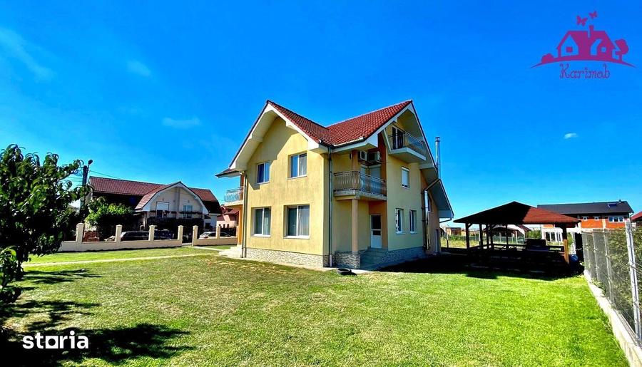 Casă cu 7 camere cu Teren 600 Mp în Sânmartin