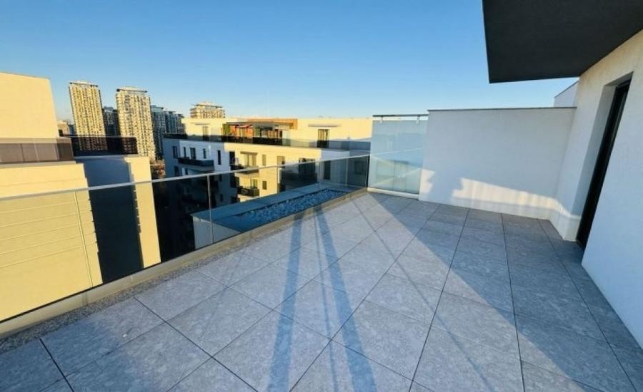 Apartament cu 4 camere decomandat în Tineretului