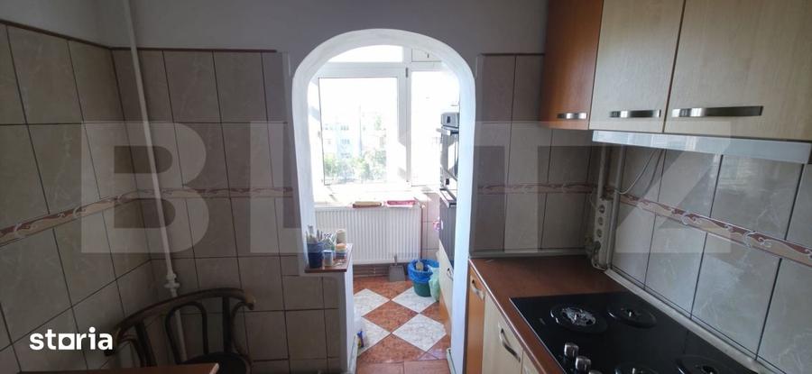 Apartament cu 3 camere decomandat în Mihai Bravu