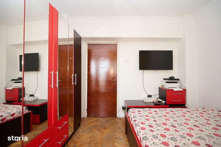 Apartament cu 4 camere decomandat în Central