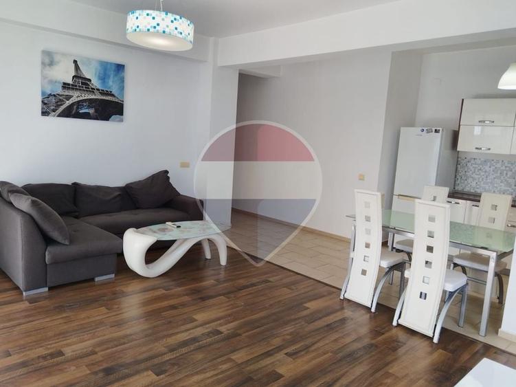 Apartament cu 2 camere, mobilat în Central