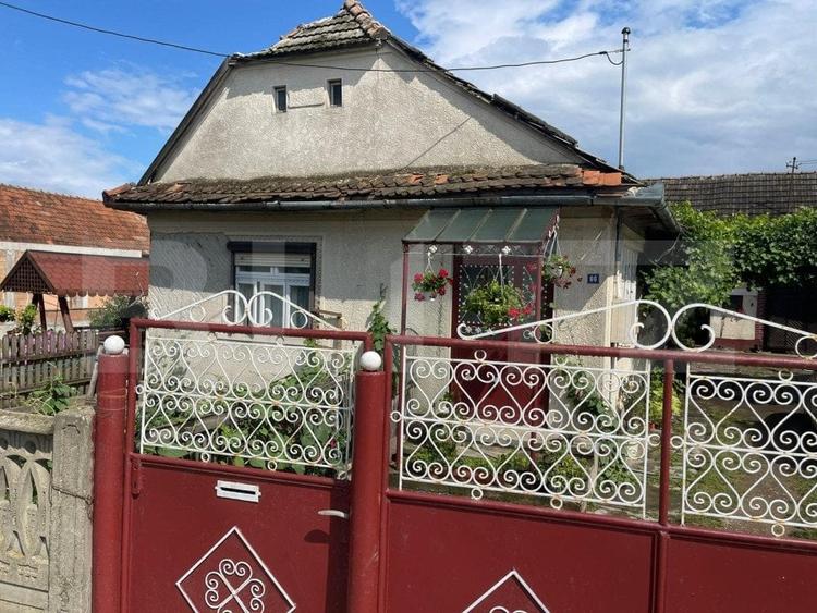 Casă individuală cu 6 camere cu Canalizare în Exterior Est