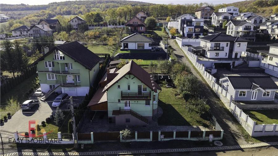 Casă individuală cu 4 camere cu Canalizare în Livezeni