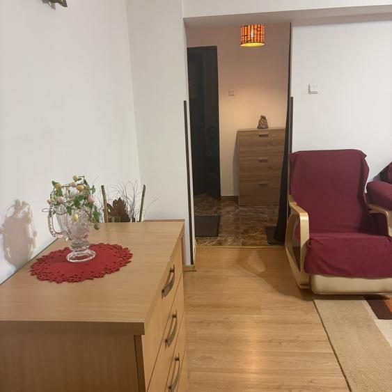 Apartament cu 2 camere semidecomandat în Exterior Vest