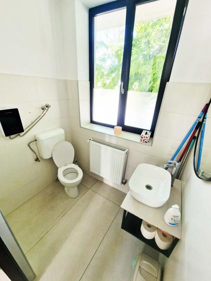 Spațiu comercial, de 15 mp, în Decebal