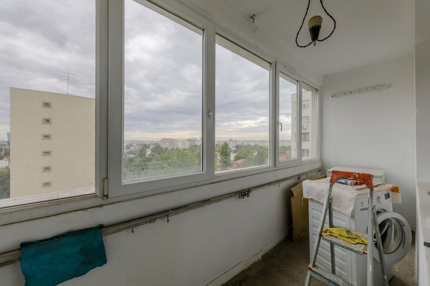 Apartament cu 3 camere semidecomandat în Bucur Obor
