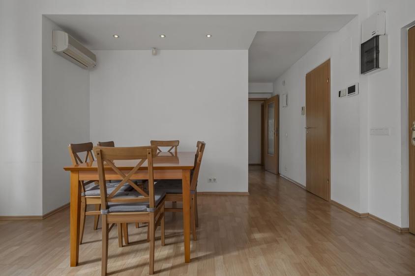 Apartament cu 3 camere, mobilat în Primăverii