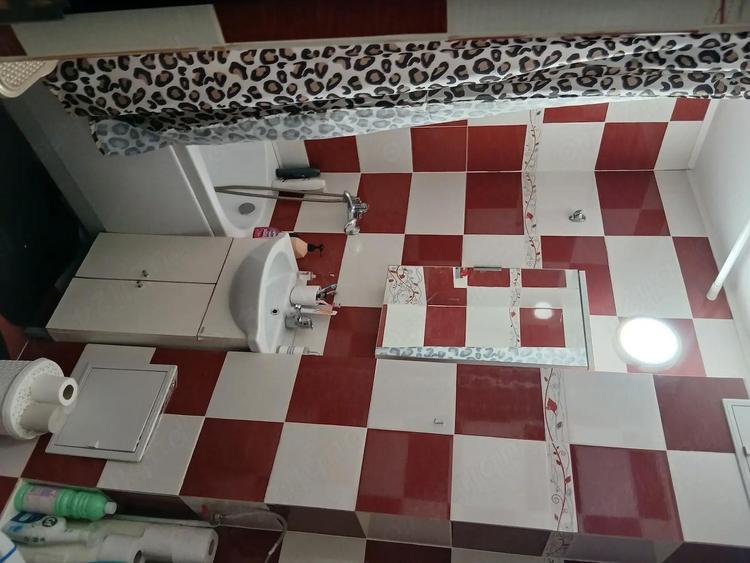 Apartament cu 2 camere decomandat în Războieni