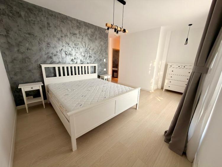Casă individuală cu 5 camere cu Canalizare în Central
