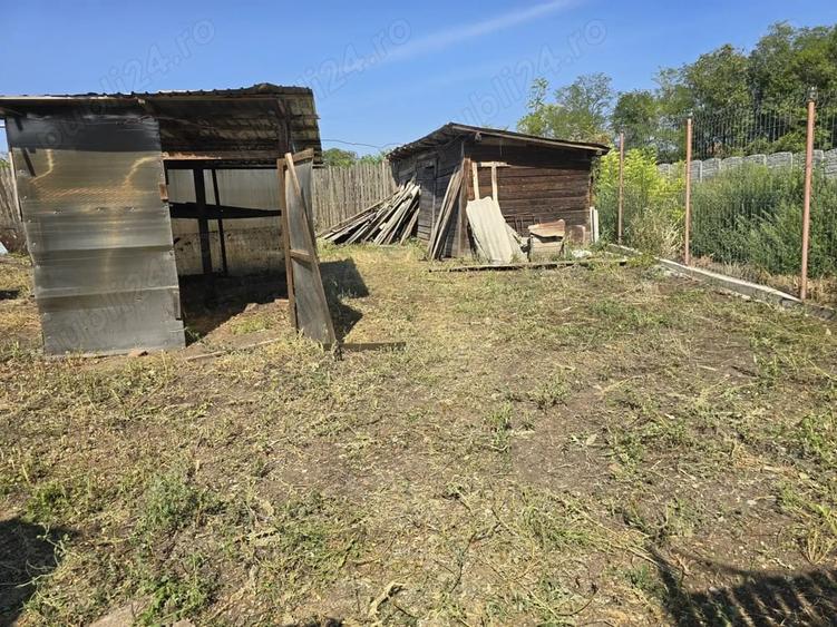 Casă cu 5 camere în Giubega
