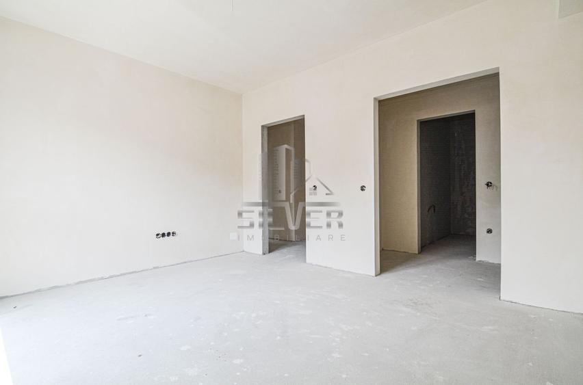 Duplex cu 4 camere cu Canalizare în Florești