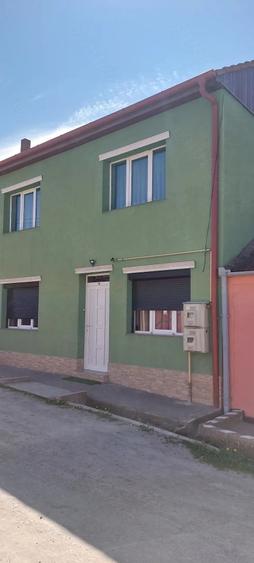 Casă cu Teren 250 Mp în Central