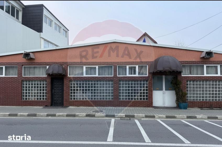 Casă cu 8 camere cu Teren 462 Mp în Central