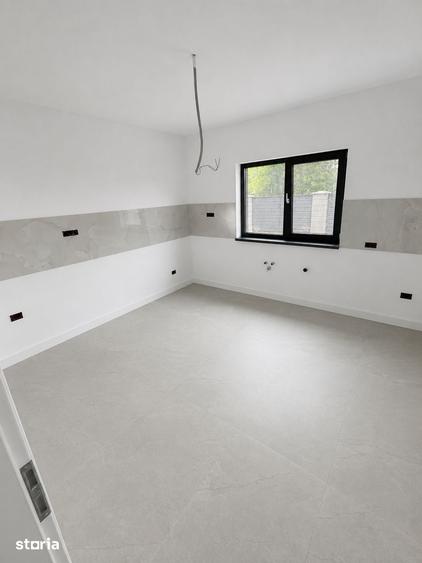 Casă cu 4 camere cu Teren 400 Mp în Clinceni