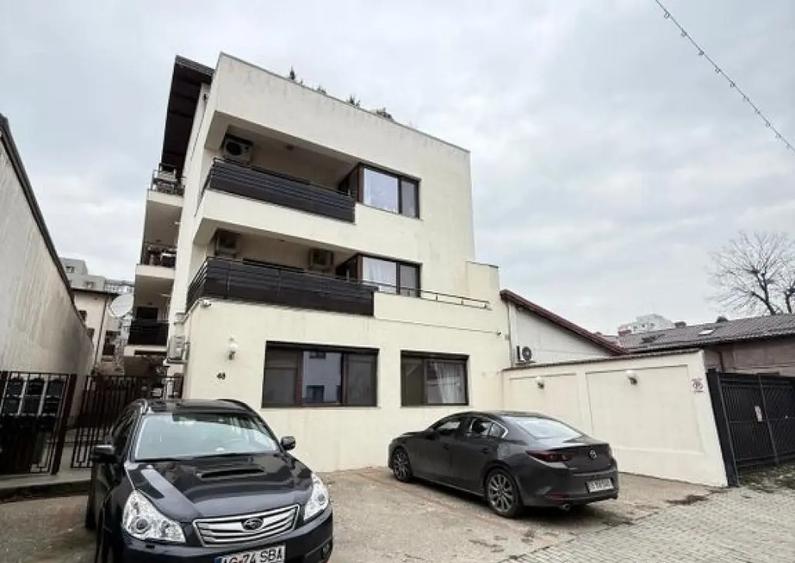 Apartament cu 2 camere semidecomandat în 1 Mai