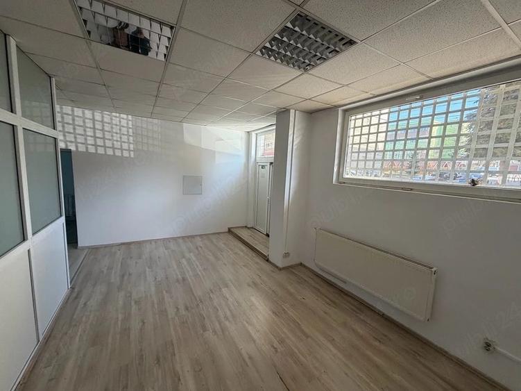 Spațiu comercial, de 125 mp, în Petros