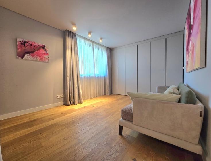 Apartament cu 5 camere în Floreasca