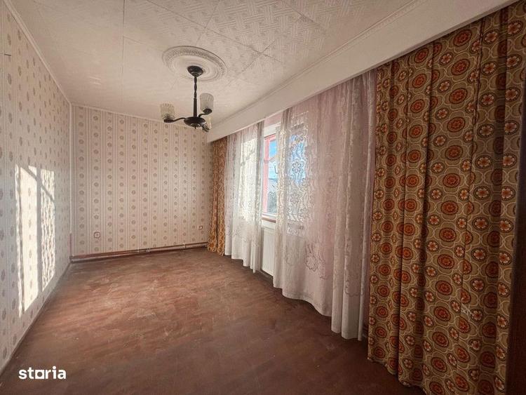 Casa D+P+M, Grosi, cu teren aferent 7 ari, necesita renovare - 1