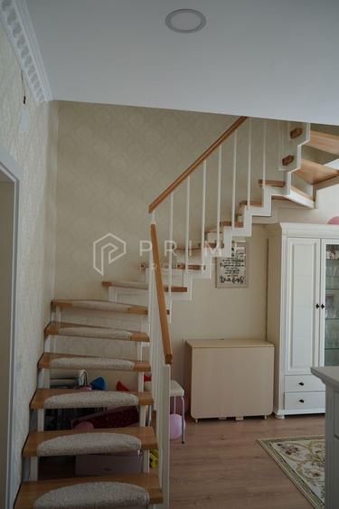Duplex cu 3 camere cu Canalizare în Livezeni