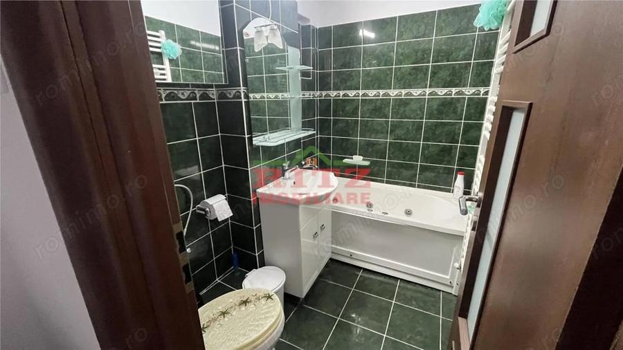 Apartament cu 3 camere decomandat în