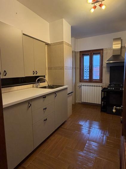 Apartament cu 2 camere decomandat în Republicii