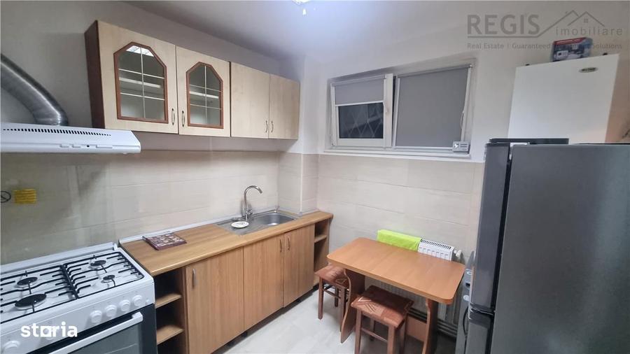 Apartament cu 3 camere decomandat, mobilat în Florilor