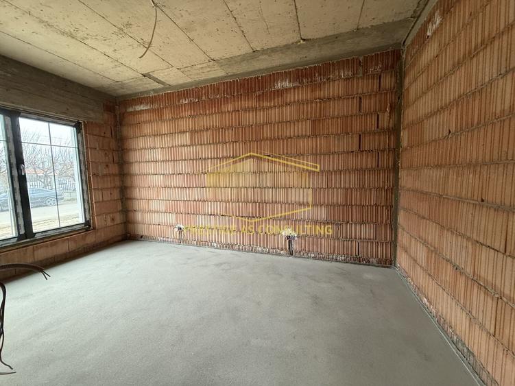 Duplex cu 5 camere cu Canalizare în Ciarda Roșie