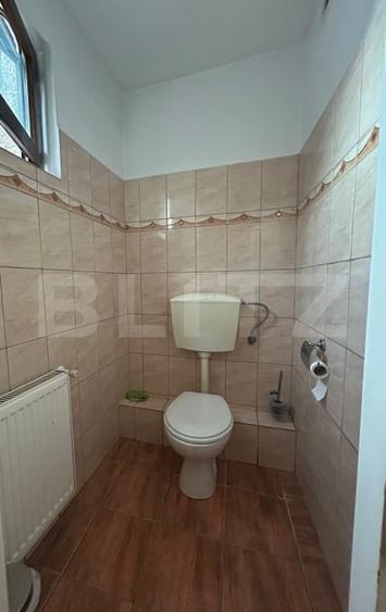 Apartament cu 5 camere decomandat, mobilat în Reghin