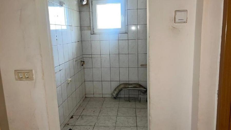 Apartament cu 2 camere semidecomandat în Berceni