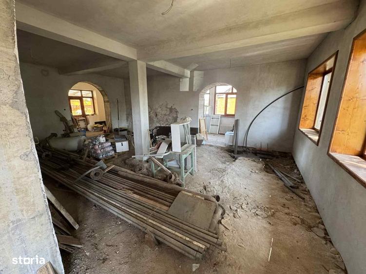 Casă cu 4 camere în Rătești