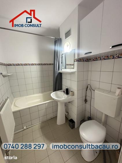 Apartament cu 3 camere semidecomandat în Mioriței