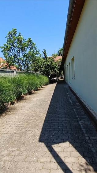 Casă individuală cu 5 camere cu Teren 1500 Mp în Central