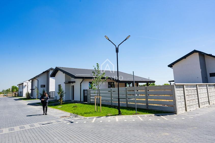 Casă individuală cu 3 camere cu Canalizare în Nord-Est