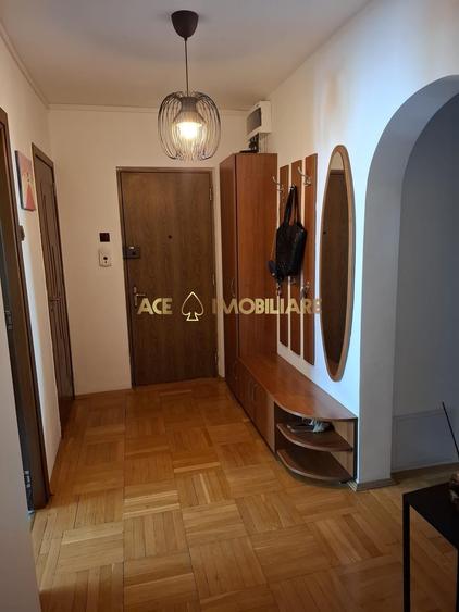 Apartament cu 3 camere decomandat, mobilat în Timpuri Noi