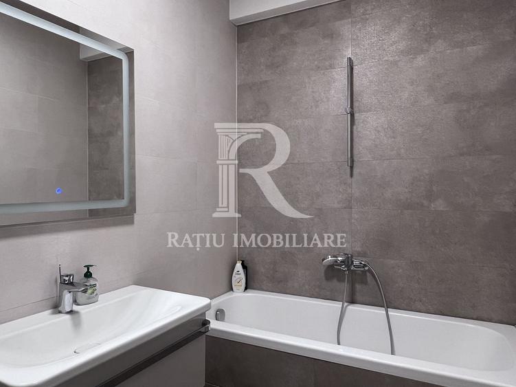 Apartament cu 4 camere decomandat, mobilat în Centru Civic