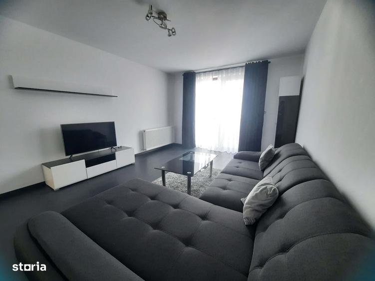 Apartament cu 3 camere decomandat în Cristian