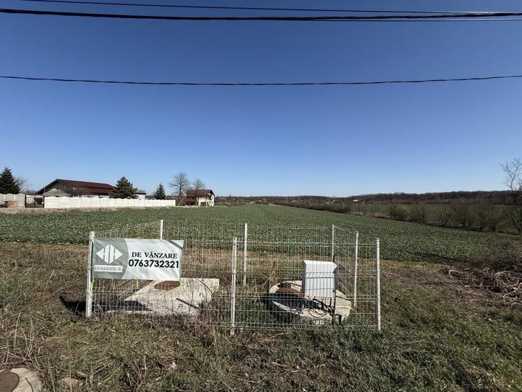 Teren Construcții intravilan de 4563 mp, în Potigrafu