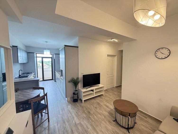 Apartament cu 3 camere decomandat în Alfa