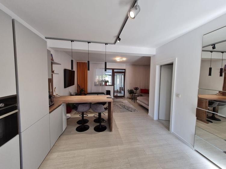 Duplex cu 3 camere cu Piscina în Chișoda