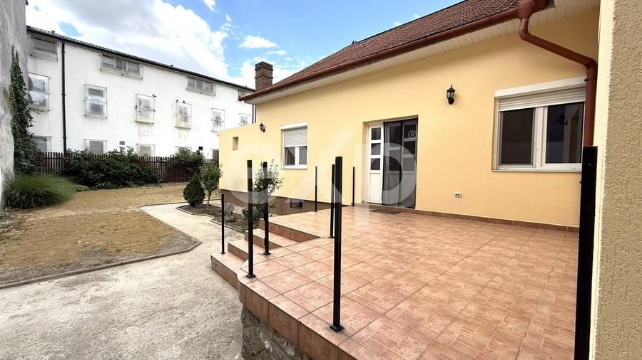 Birou, de 120 mp, în Valenta