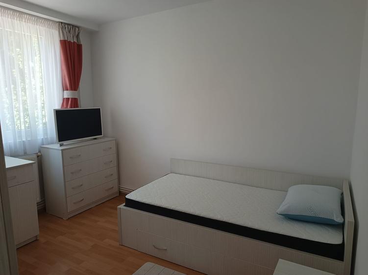 Apartament cu 3 camere în Costi