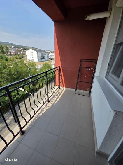 Apartament cu 3 camere în Cetate