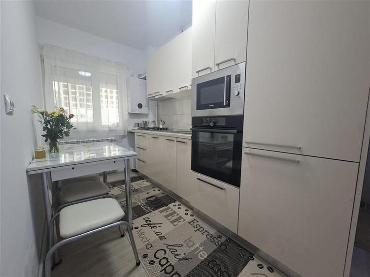 Apartament cu 2 camere decomandat, mobilat în Tătărași