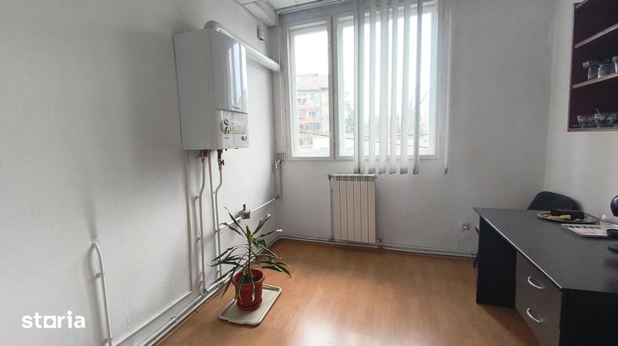 Spațiu comercial, de 30 mp, în Central