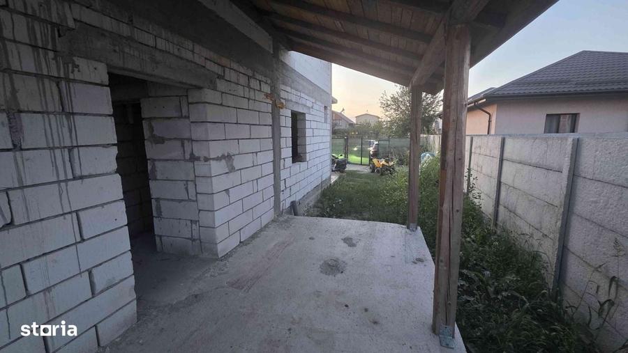 Casă cu 4 camere în Clinceni