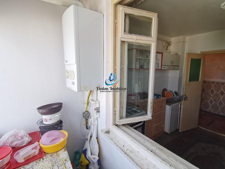 Apartament cu 3 camere semidecomandat în Dărmănești